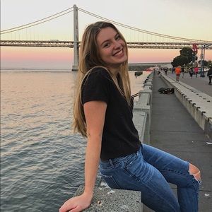 Meet your Posher, Mia